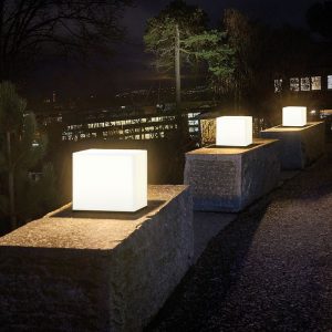 Lampe Solaire Design Cube Led En Acrylique