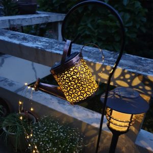 Arrosoir Lumineux Solaire Pour La Déco